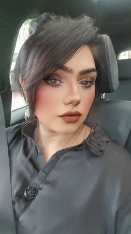 A post by @missmaheemughal on TikTok caption: #viral #mahisfashion #pakistani_tik_tok #foryoupage❤️❤️ #mariab #foru #grab1212challenge 