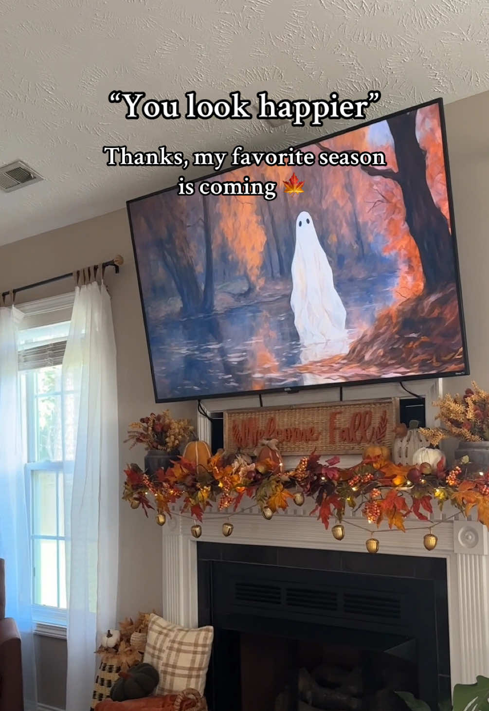 A post by @drea_perez11 on TikTok caption: Can’t come soon enough 🍁🎃 #fall #falldecor #fallvibes #Halloween #halloweendecor #spookyseason #autumn