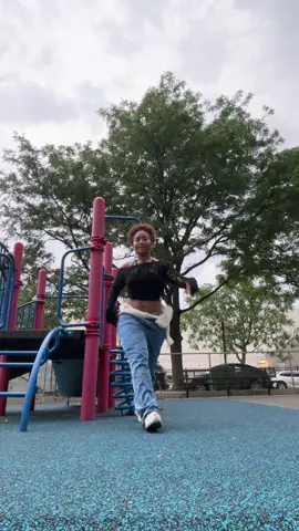 A post by @moanabih on TikTok caption: @Natanya #Guitar my girl ate this songggg such a vibe 
