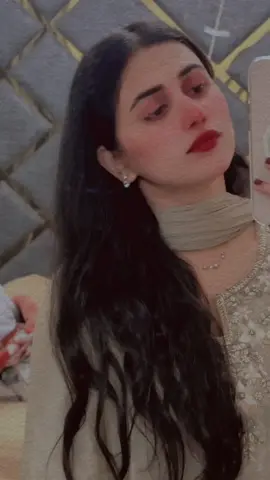 A post by @anujaa_24 on TikTok caption: Gharo tagda ni tagde Kiteye a gharde..#foryou #trending #viral 