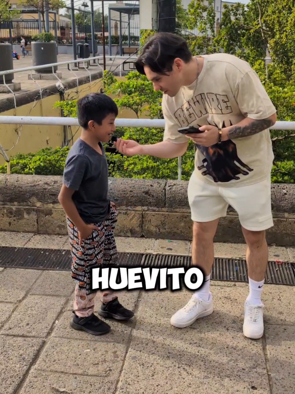 A post by @paris.hurtado.oficial on TikTok caption: genial!!!!!! 😎😎👌🏽