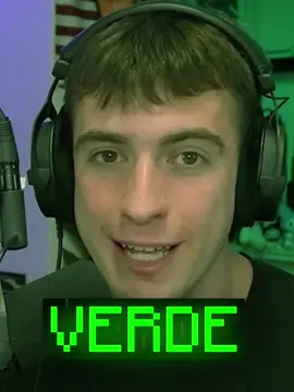 A post by @lollolacustre on TikTok caption: minecraft ma NON POSSO tocca il verde 🙏🏻😭 la fine è wild