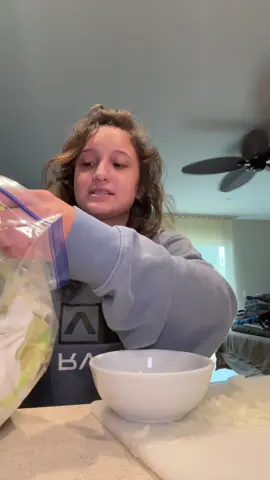 A post by @the.noelanik on TikTok caption: So yeah. Taco salad #Foodie #loveislandusa 