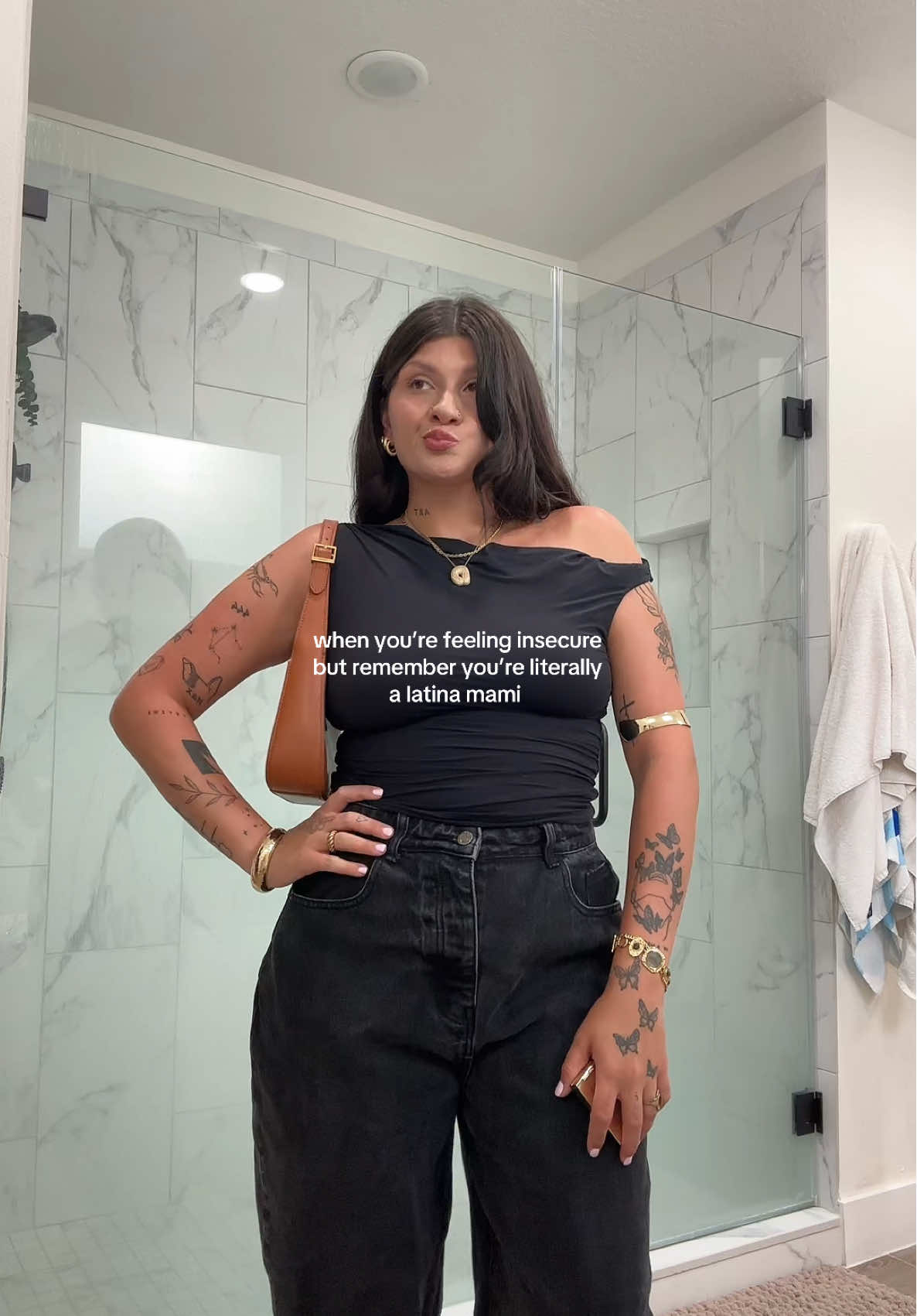 A post by @madiellemadie on TikTok caption: 🤏🏼🤏🏼🤏🏼 #singlemom #toddlermom #latina #latinamami #girlsnightout #dominican #panamanian #puertorican 