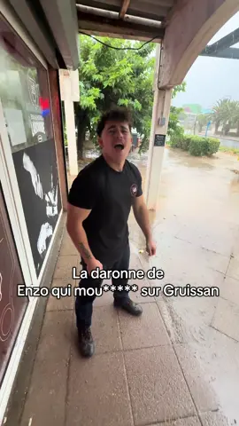 A post by @b_labourde on TikTok caption: Brasero sous la pluie ? 