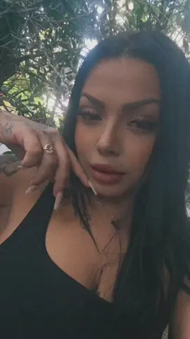 A post by @faranume1311 on TikTok caption: #🖤 #lumeamea🌏💫 #fyp #❤️ #😘 