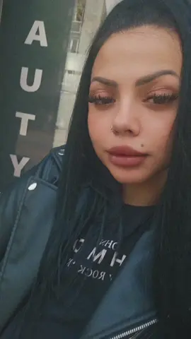 A post by @faranume1311 on TikTok caption: #❤️ #atatdemultteiubesc #😘 #fyp #stiicumzic😉 