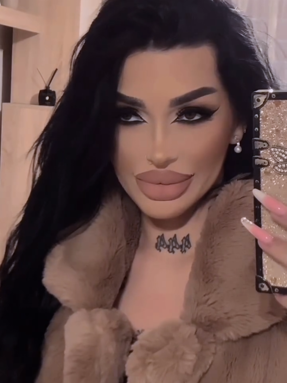 A post by @ivnmdalina on TikTok caption: 😌#fyyyyyyyyyyyyyyyy #🖤 
