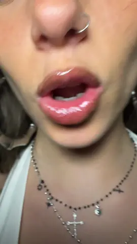 A post by @aaliceperego on TikTok caption: vabbe c'era giusto un pochino di vento