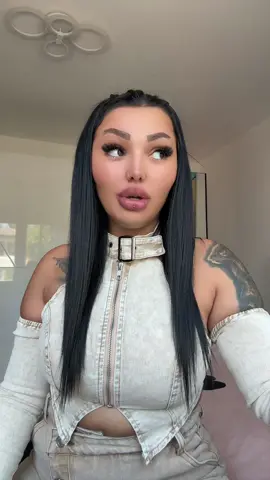A post by @genessa99 on TikTok caption: #saajungaundetrebuie #saajungapeforyou #saajungaviral #videoviral #fyp #foryoupage❤️❤️ 