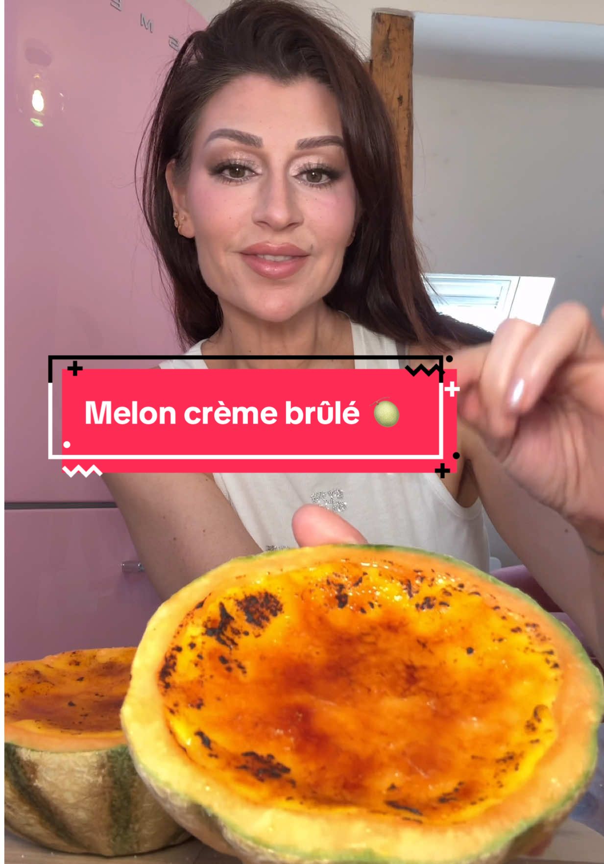 A post by @poopiblh on TikTok caption: Cette recette d’été de melon crème brûlé 🍈 est vraiment trop facile, trop bonne et trop belle ✨ #recette #food #dessert #melon #cremebrule #idee #summer #maison #fruit #bon 