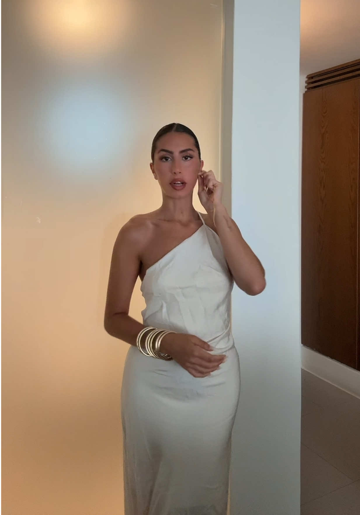 A post by @federica.scagnetti on TikTok caption: seconda sera a santorini 🤍