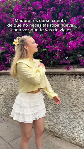 A post by @adrianabors30 on TikTok caption: Cual es tu favorito?😁💃🏼#outift #outfitoftheday #traveloutfit #outfitdeviaje #vacaylooks #ootdinspo #viaje #ropabonita #ropanueva 