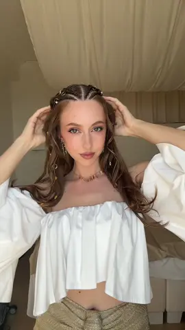 A post by @martinastrazzer_ on TikTok caption: Pronta per Amabiland 🔥🔥🐆 STASERA ALLE 18:00 a ERCOLANO 