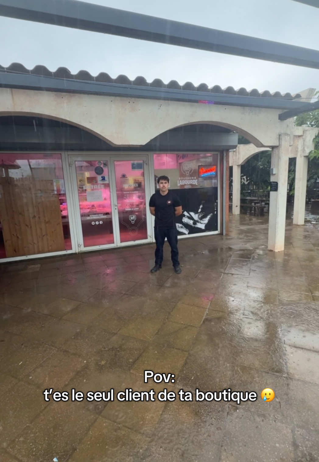 A post by @b_labourde on TikTok caption: Venez svp @boucherie.labourde 🤣