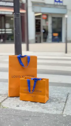 A post by @binguini_bakhaga on TikTok caption: Première dame du président palmer ♥️❤️♥️🇫🇷🇫🇷🇫🇷🇫🇷🇫🇷