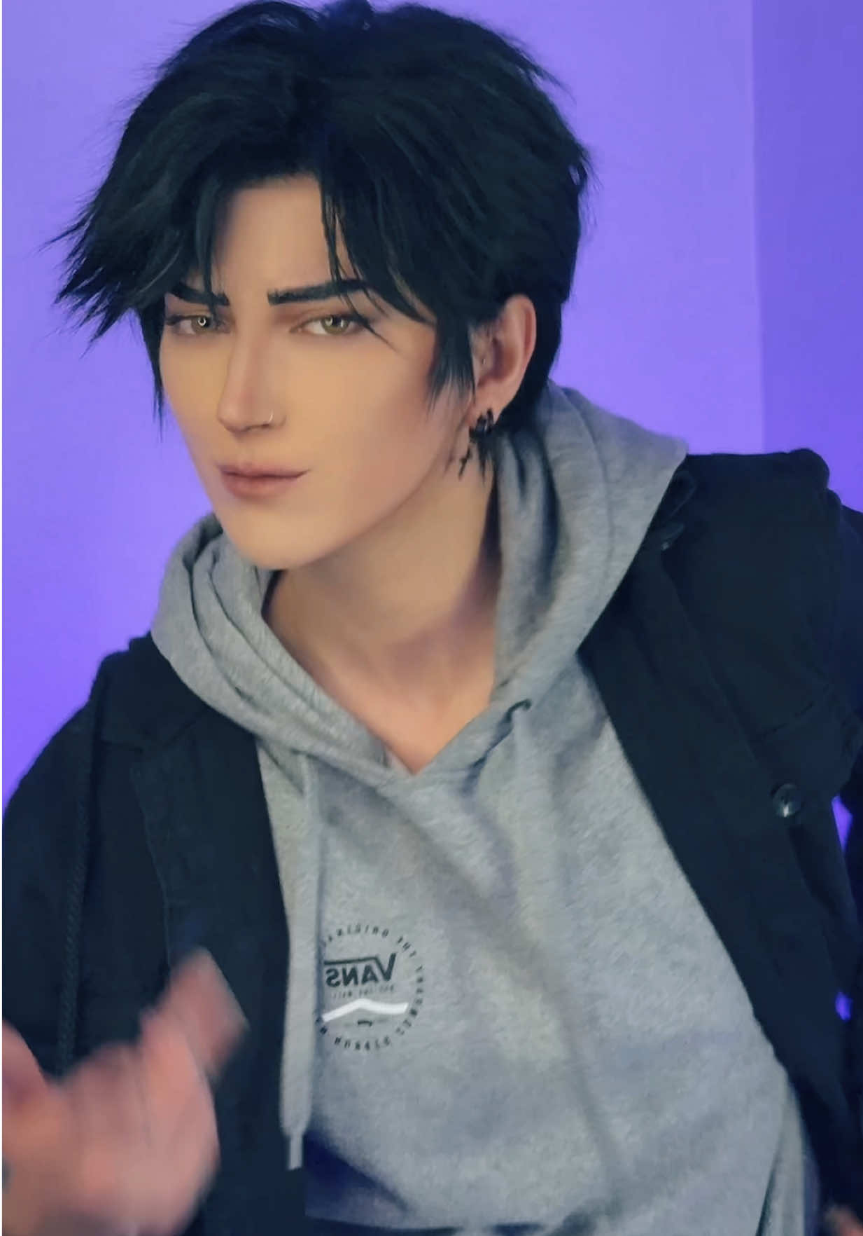 A post by @.ayoitslani on TikTok caption: HE DOESN’T SUIT ME AND I PROVED IT NOW STOP ASKING, I HATE SHORT HAIR LIKE THIS ON SO MUCH 👹👹 prob will delete #kpopdemonhunters #jinucosplay 