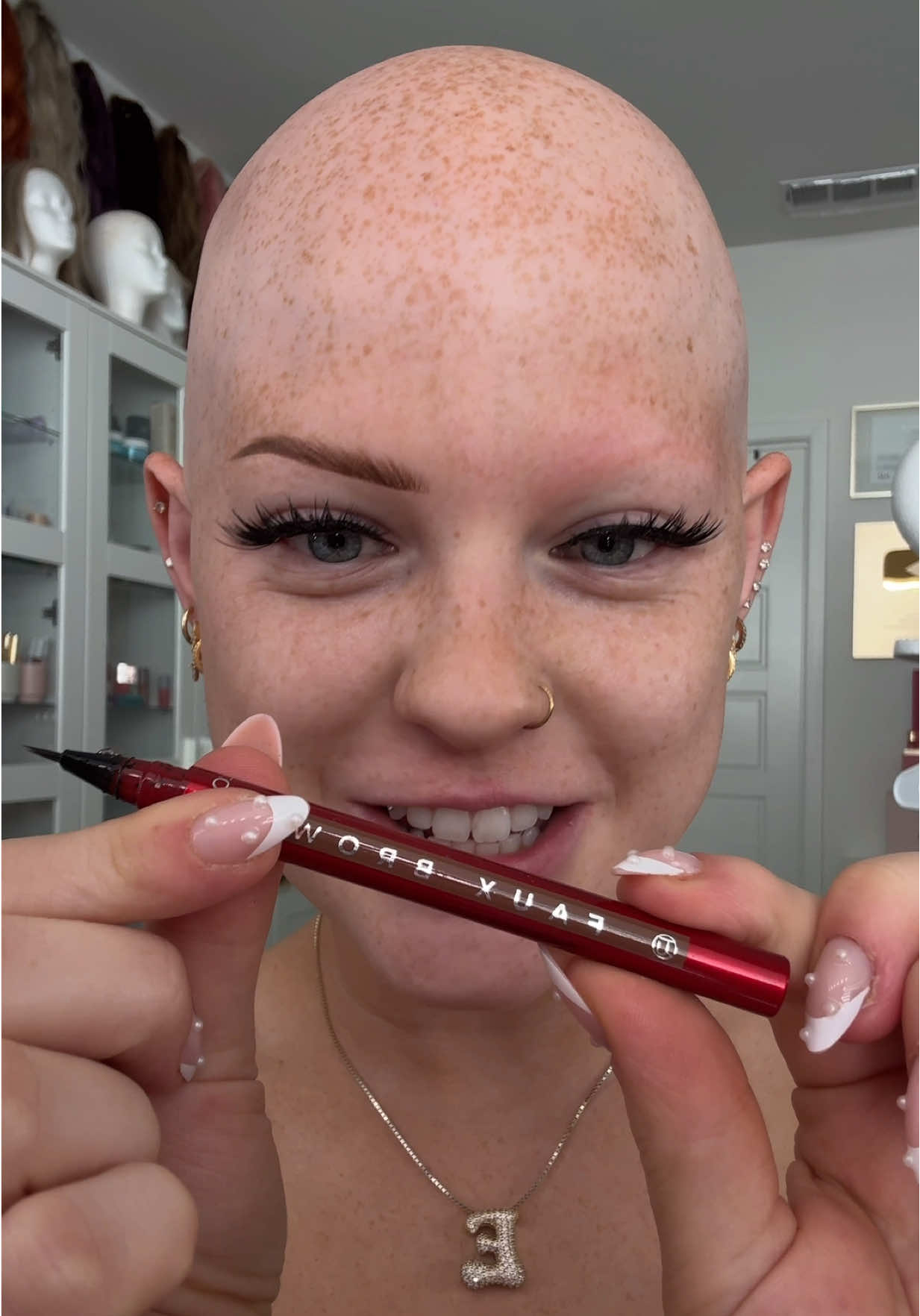 A post by @ on TikTok caption: My updated eyebrow routine!!! Im so in love with this brow pen and how real my eyebrows look because of it😭🤩 ITS NOW AVAILABLE EVERYWHERE #LOrealParisPartner #eyebrows #makeup #alopecia 