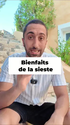 A post by @dr.jimmy.mohamed on TikTok caption: La Sieste : Le secret Grec pour une bonne santé cardiovasculaire ? La sieste, un pilier en Grèce, révèle des bienfaits insoupçonnés pour la santé. #Sieste #Santé #BienEtre #Sommeil #ModeDeVie #TensionArterielle