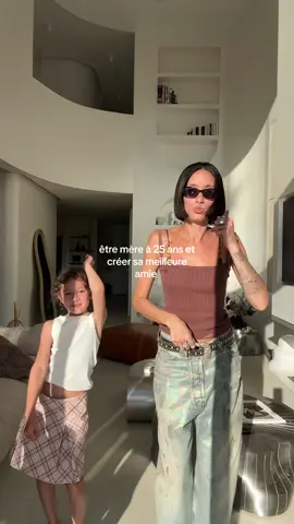 A post by @alexandraguerain on TikTok caption: pas facile tous les jours d’être la police et la gentille quand t’es maman solo 😭🤷🏻‍♀️ ig: alexandraguerain #MomsofTikTok #momanddaughter #duo #Love 