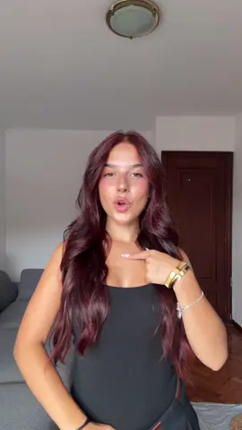 A post by @luciacorreaaa4 on TikTok caption: Se me olvidaba la canción pero ahí está el culpable