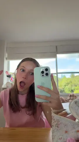 A post by @honeyvilu on TikTok caption: Grwm 💕• #fyp #Makeup #Makeup 