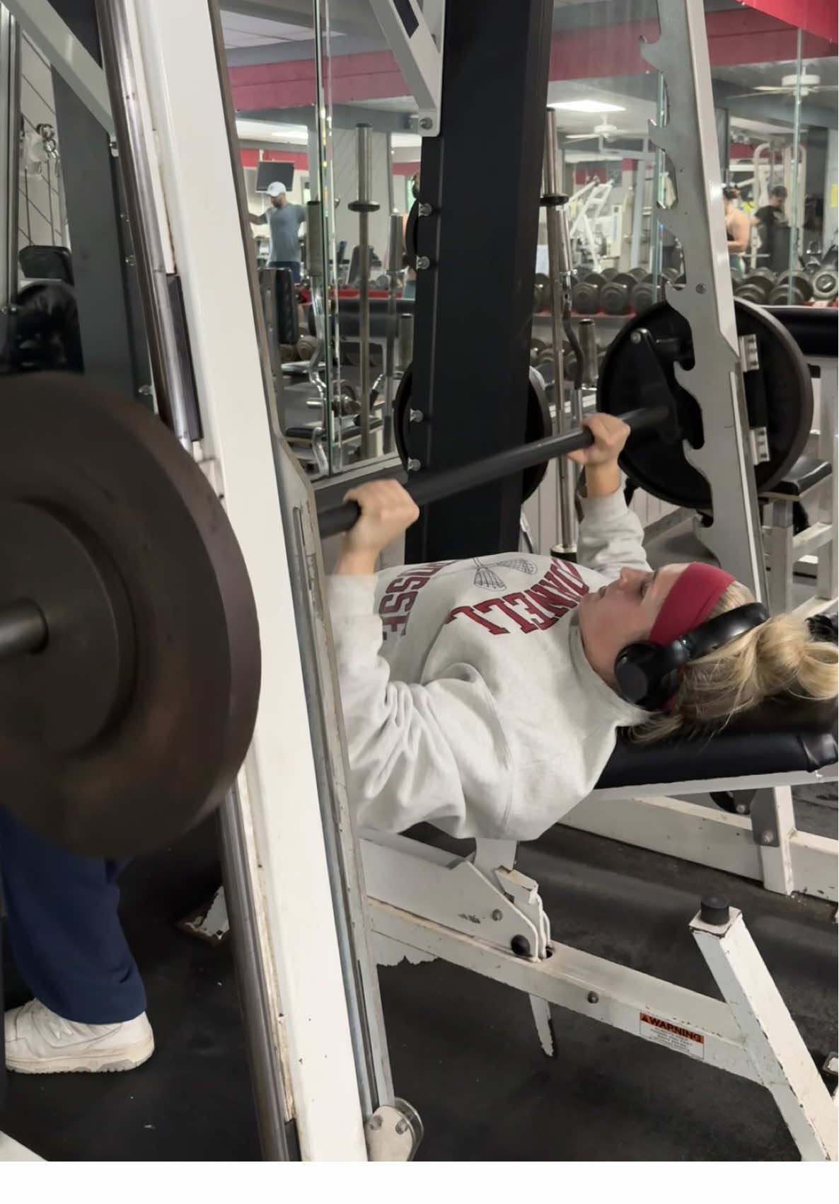 A post by @kyliegaskell on TikTok caption: #upperlower #fyp #gym 