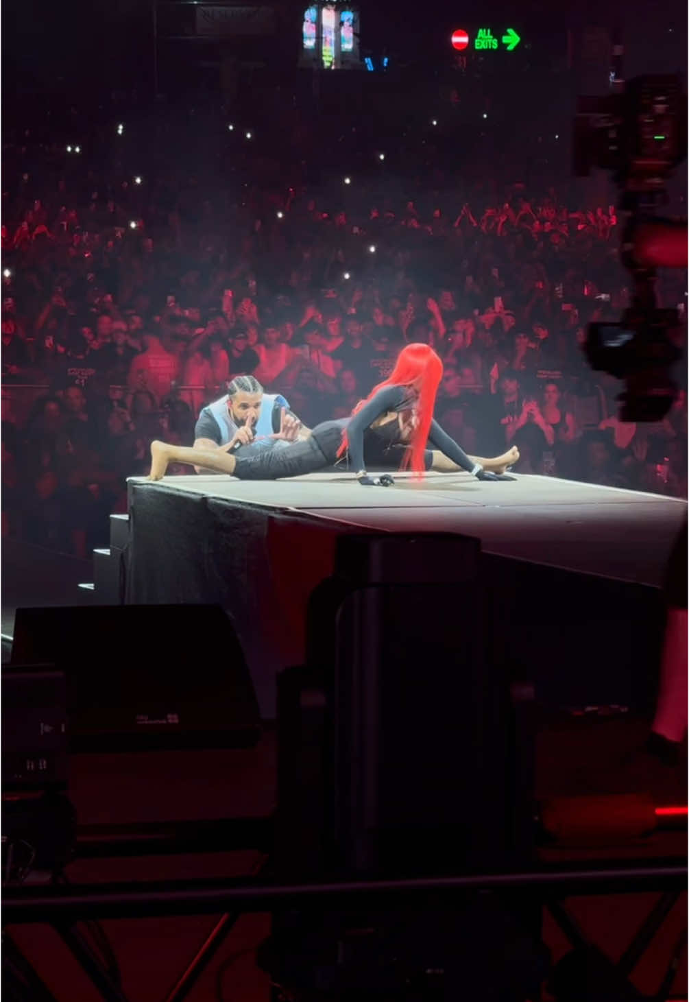 A post by @sexyyred314 on TikTok caption: Thank you Drakeeee and thank you London!!! 🫶🏾🫶🏾 #sexyy #fyppp #sexyyred #drake #wireless #wirelessfestival 