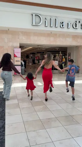 A post by @eliesparzaa on TikTok caption: Como siempre dejamos todo para al último!! 😅🤭🫣