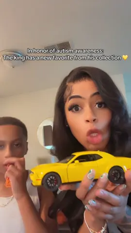 A post by @bigmuffy_ on TikTok caption: #bigmuffy #fyp #autismawareness 