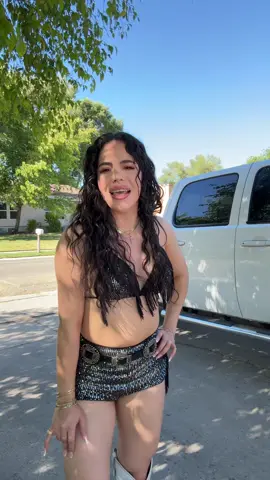 A post by @celes_ttee on TikTok caption: 🤭#celeste #baile 
