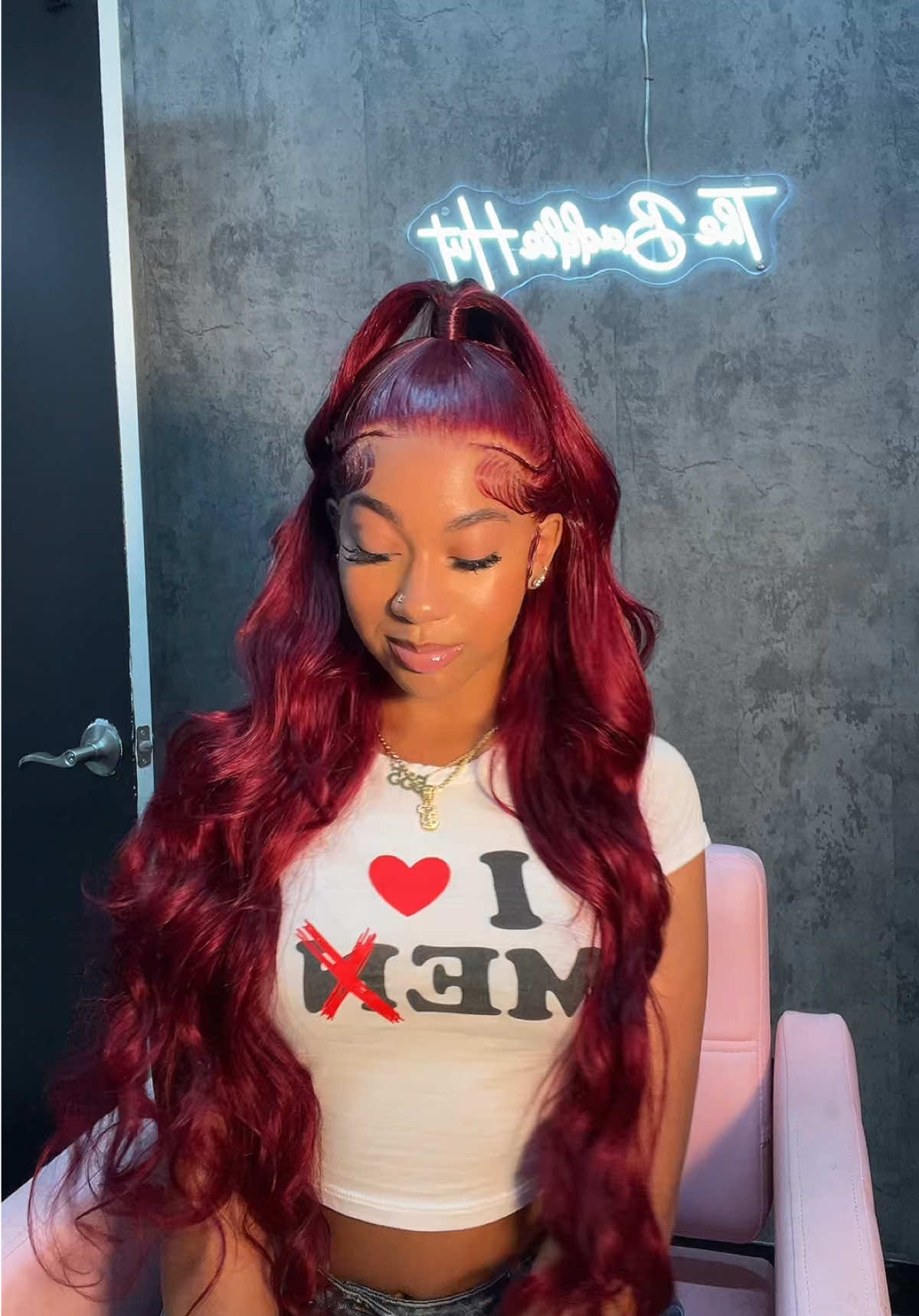 A post by @jamyahxleigh on TikTok caption: @Cheetah Beauty Hair Shop x @thebaddiehut 💋this 30!inches >TEAA🫖#TikTokshop #cheetahbeauty_shop #viral #humanhairwigs #wig #Tiktokshopwig #fyp#deepwave#viralvideos#deepwavewigs#colorwigs #bigsales#TikTokShopwig#TikTokShophair#fy#fypppppppppp #wigstylesideas 