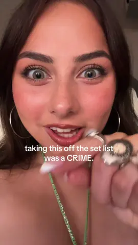 A post by @prettylilyliar on TikTok caption: my fav sabrina song🫡#sabrinacarpenter#emailsicantsend 