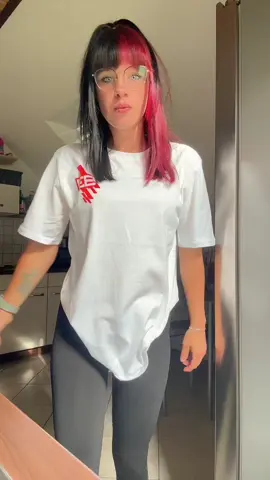 A post by @_miinii_franziii_ on TikTok caption: Lieben wir 🖤🤍