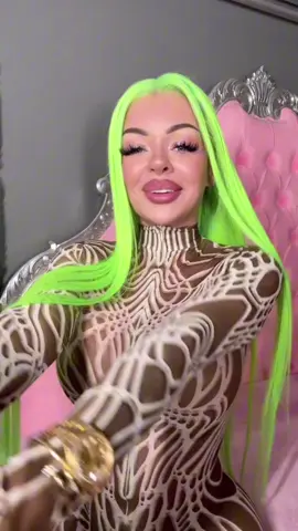 A post by @katjakrasavice on TikTok caption: Am 26.07 könnt ihr mein komplettes Album mit mir auf dem Bundeskanzlerin Boot hören 🫣👀😍💚