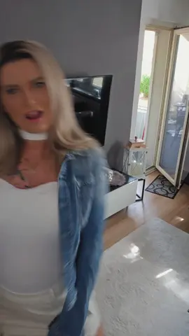 A post by @anya81mori on TikTok caption: Hallo meine Schnuffis 😘😘schönen sonntag wünsche ich euch 😘
