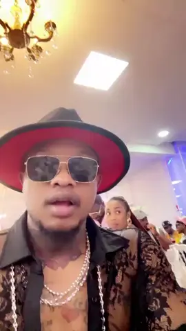 A post by @dolpezlitalienne1234 on TikTok caption: #famme @Diderine Cherelle @Diesel Lema @Did Aline @Adia alvine @Star Cps 💋💋💋💋 @piquente @dupont sikop #la vie du poulet,