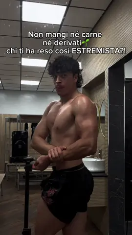 A post by @nacciflex on TikTok caption: L’unica cosa estremista é girarsi dall’altra parte davanti al dolore degli altri