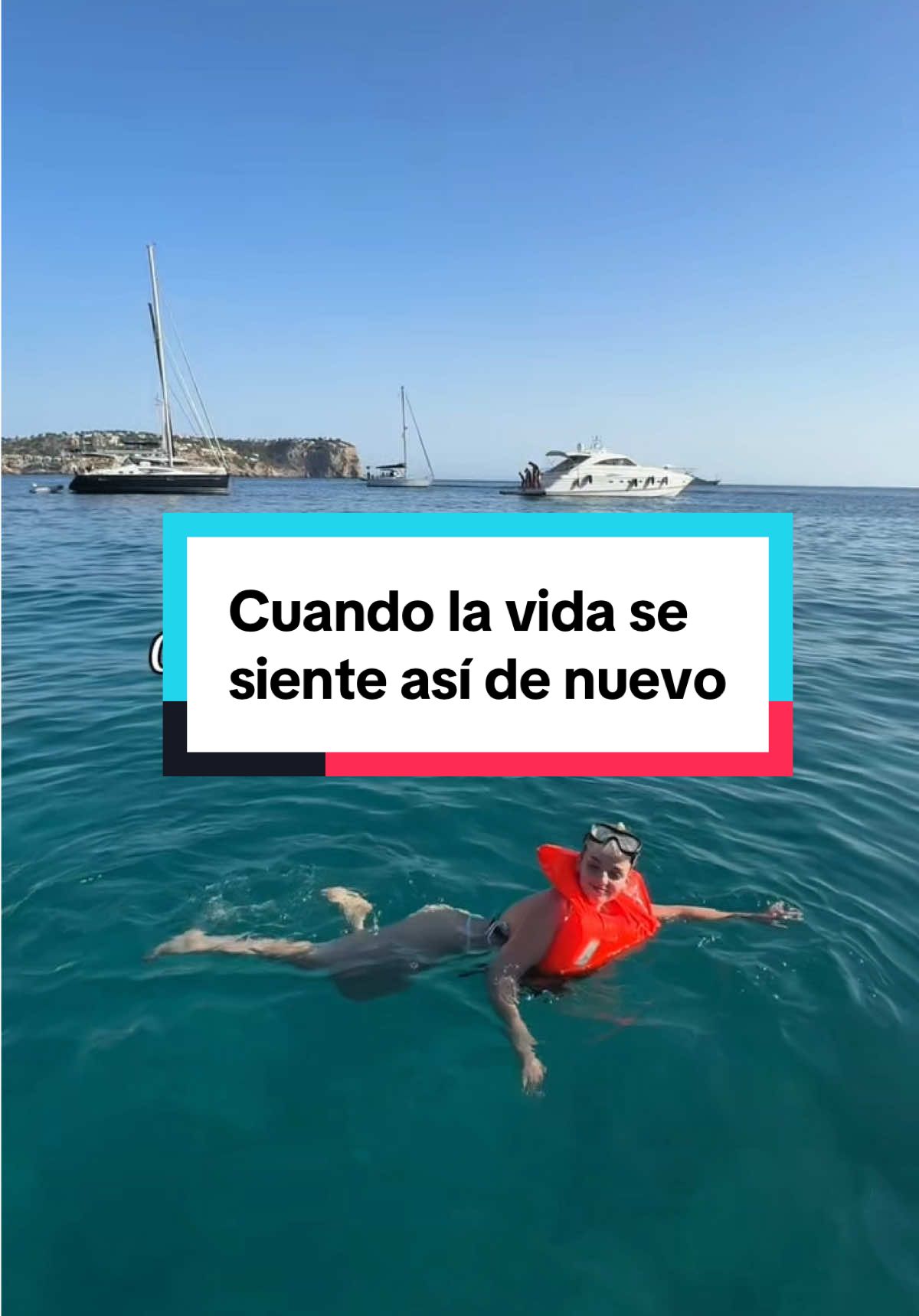 A post by @adrianabors30 on TikTok caption: Amo el verano🤩🏝️🌊#verano #vacaciones #mar #amigos #recuerdos #atardecer #tenerife #mallorcaspain #memories #paratii #viral #tiktoktravel #travelvibes #summermemories 
