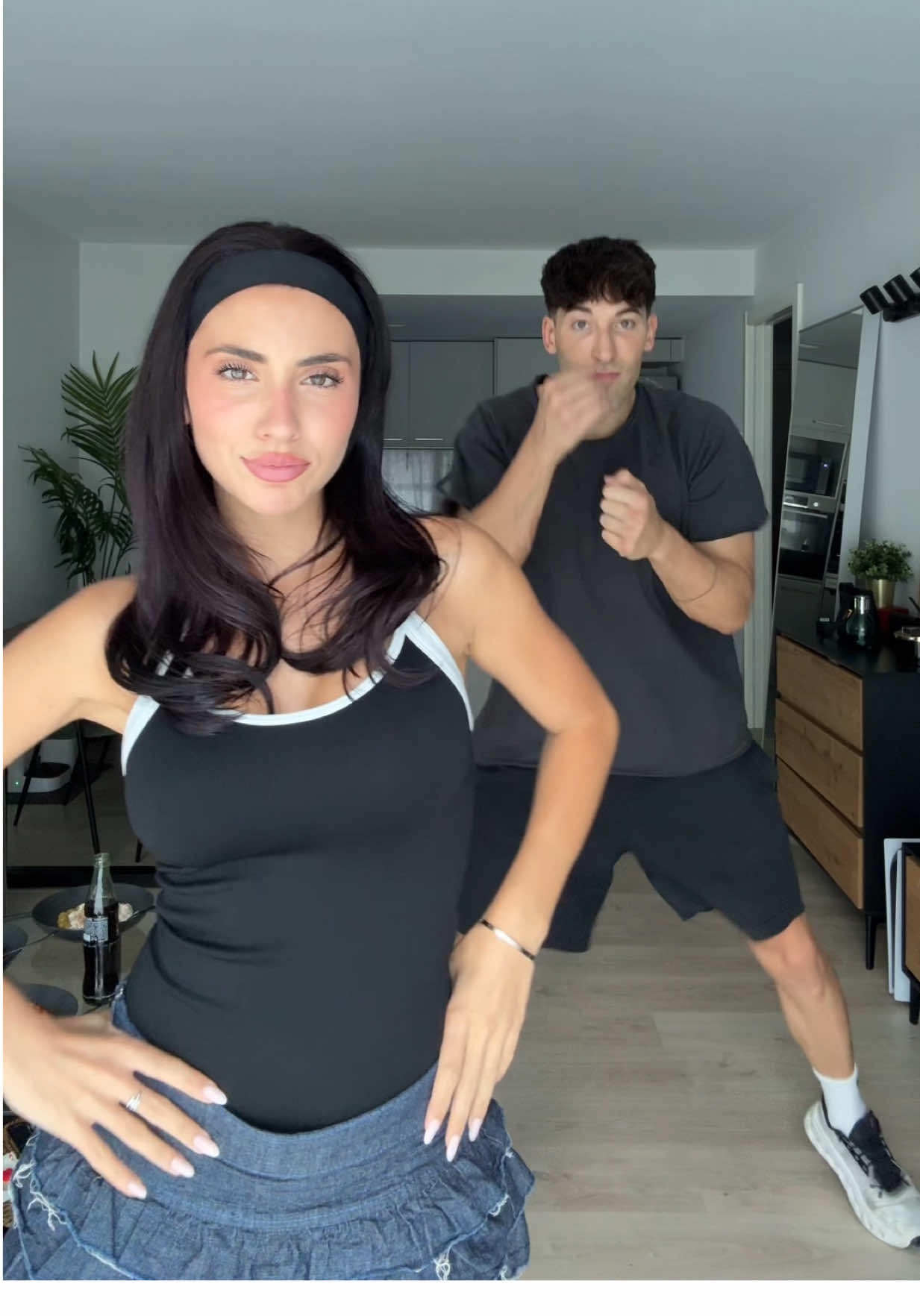 A post by @andreagarte on TikTok caption: Si quieres pelea nos vemos el 26 de julio @victormelida 🤭 (nuevo vídeo entrenando en mi canal) 🥊