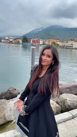 A post by @surmakh on TikTok caption: 🖤 #fyp #bangladesh 