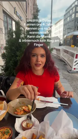 A post by @lizawaschke on TikTok caption: Frechheit  @LIDIA FROM THE G  #yallah #fyp #besties #bf 