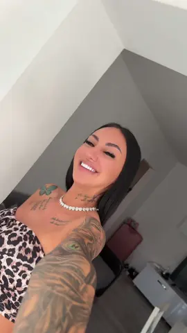 A post by @royal_deea on TikTok caption: #f ❤️