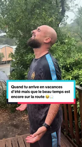 A post by @johan_racha on TikTok caption: En attendant moi je suis au sec 🤣 #Humour #Drole #Couple #Vacances #holidays #Couple #CoupleGoals #JohanRacha #Famille #Family 