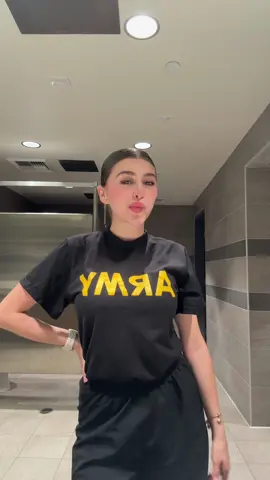 A post by @medinaaaattt on TikTok caption: 💃🏼#medina 