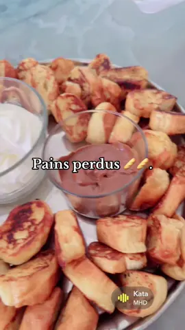 A post by @mouna_cisse38 on TikTok caption: #viral_video #fyp #vues #pourtoii #pains perdus 
