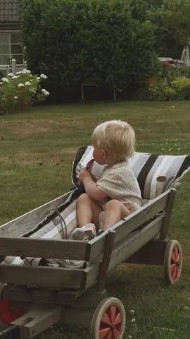 A post by @nattid on TikTok caption: Min 👦🏼🌼