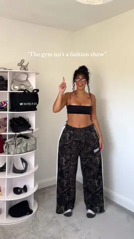 A post by @alarataneri on TikTok caption: Gym fits from @YOUNGLA code- ALARA 🥰 #youngla #gymtok #gymlife #fyp 
