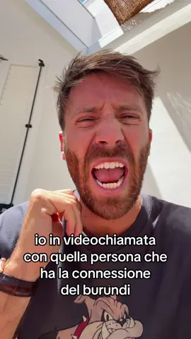 A post by @divanoletto on TikTok caption: taggala o mandaglielo 😂 @Veryesasy #napoli 