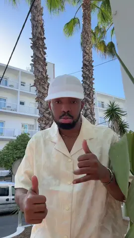 A post by @tonton_pal on TikTok caption: PSG ❤️💙 tout à l’heure 🏆🥇 #AllezParis #psg #PSG 